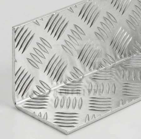 Preview: Riffelblech gekantet Winkel