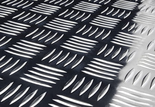 Alu Riffelblech aus AlMg3 in 2,5 x 4,0 mm Quintett Design